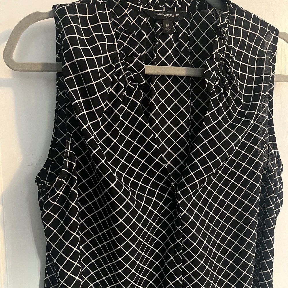 Banana Republic Window Pane
